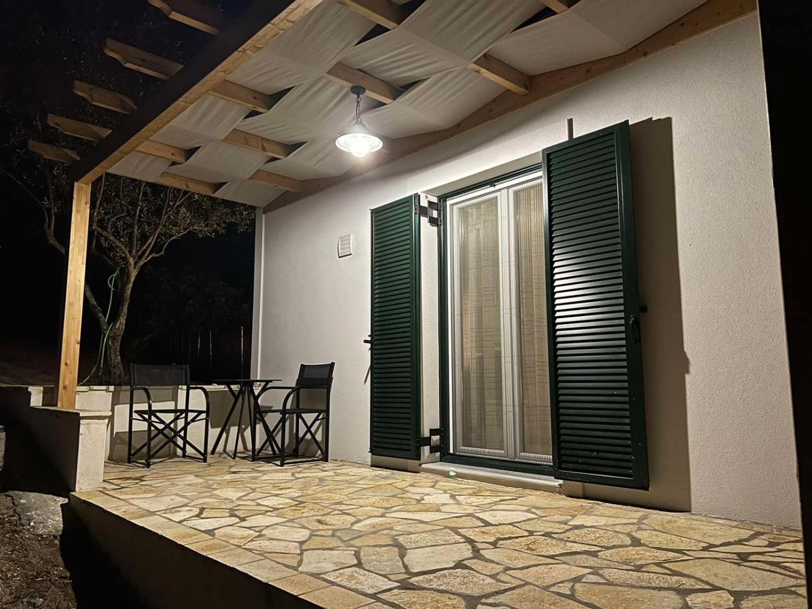 The Old Stables Apartment Vatos Экстерьер фото